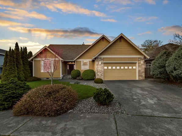 1700 Camellia Dr, McKinleyville, CA 95519