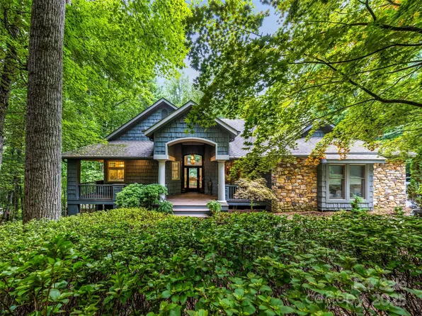 157 Chattooga Run, Hendersonville, NC 28739