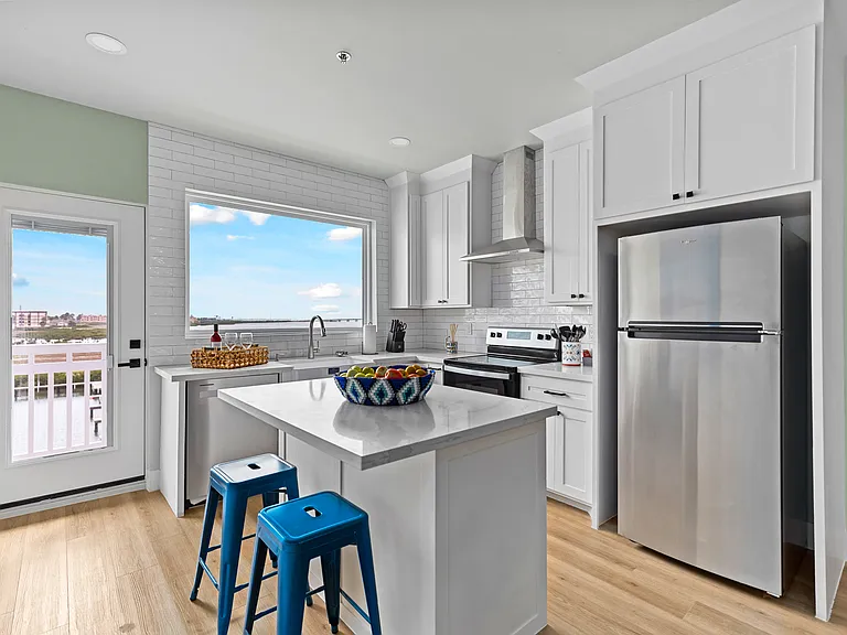 111 W Sunny Isle Dr #301 — Photo 9