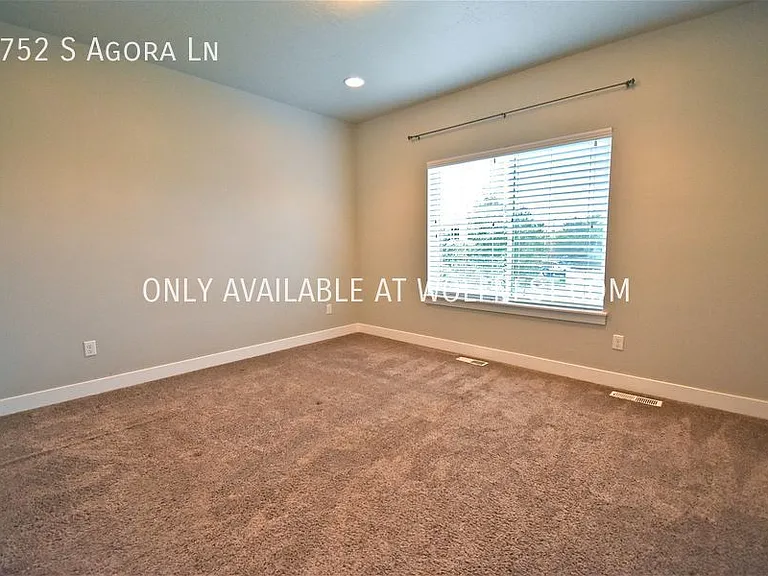 9752 S Agora Ln — Photo 9