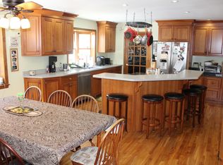 60 Oliver Hill Rd, Swanzey, NH 03446