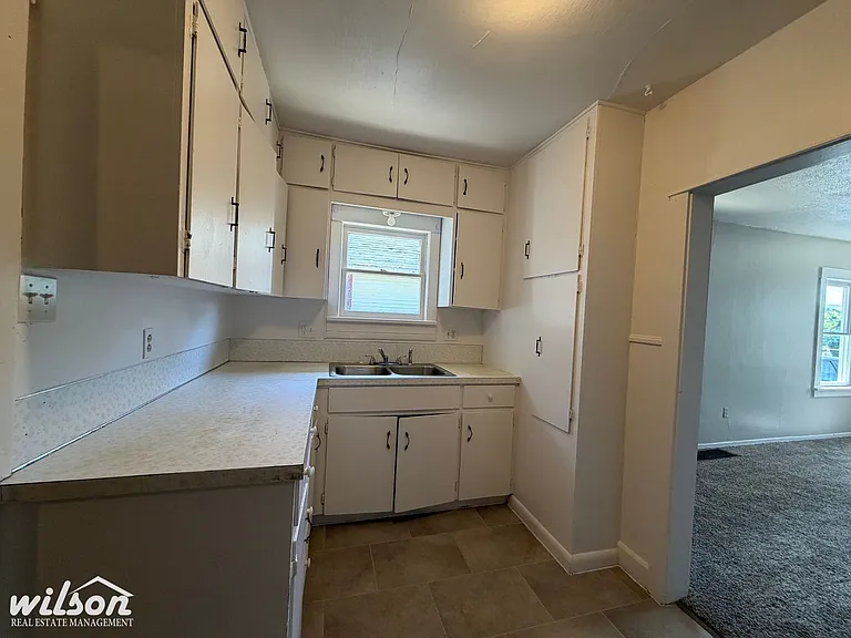 1403 W Lincoln Ave — Photo 8