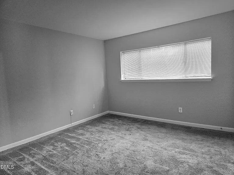 660 Pine Ridge Pl — Photo 5