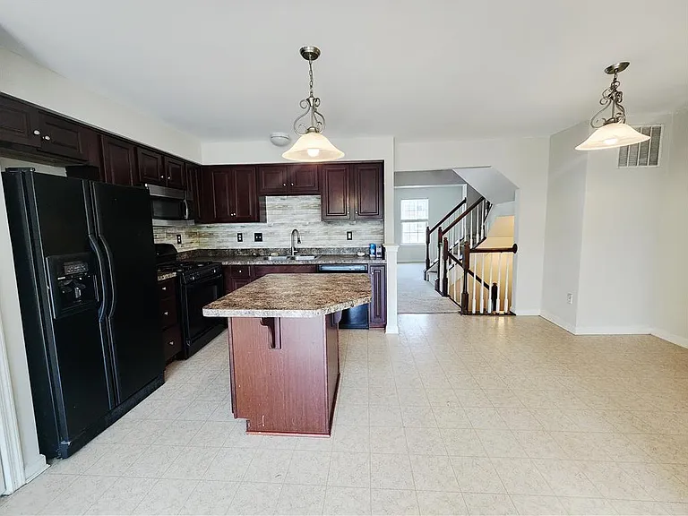 1073 Sparrow Way — Photo 11