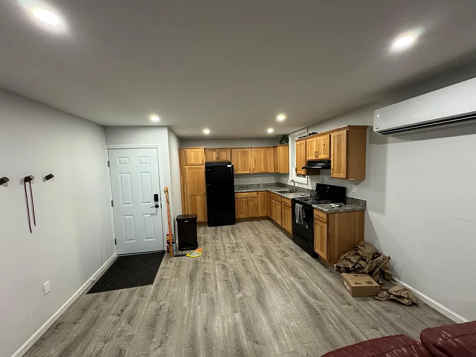 1 Railroad Ave #2