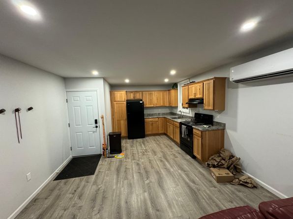 1 Railroad Ave #2