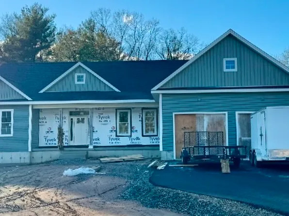 8 Tall Pines Trl, Southwick, MA 01077