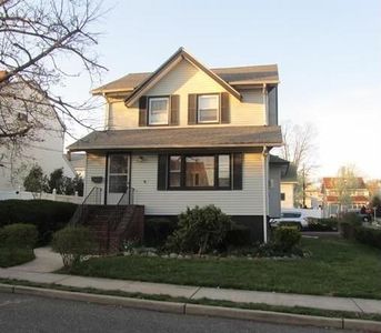 131 Oakwood Ave, Bogota, NJ, 07603