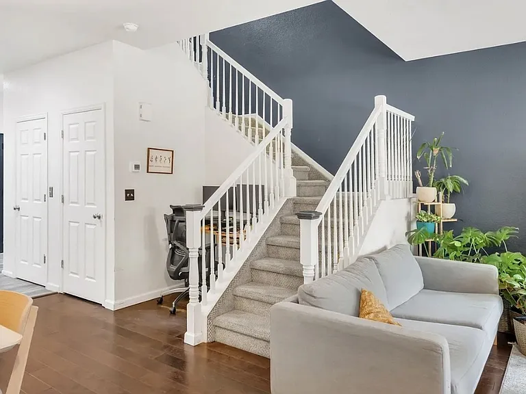 571 S Mobile Pl — Photo 4