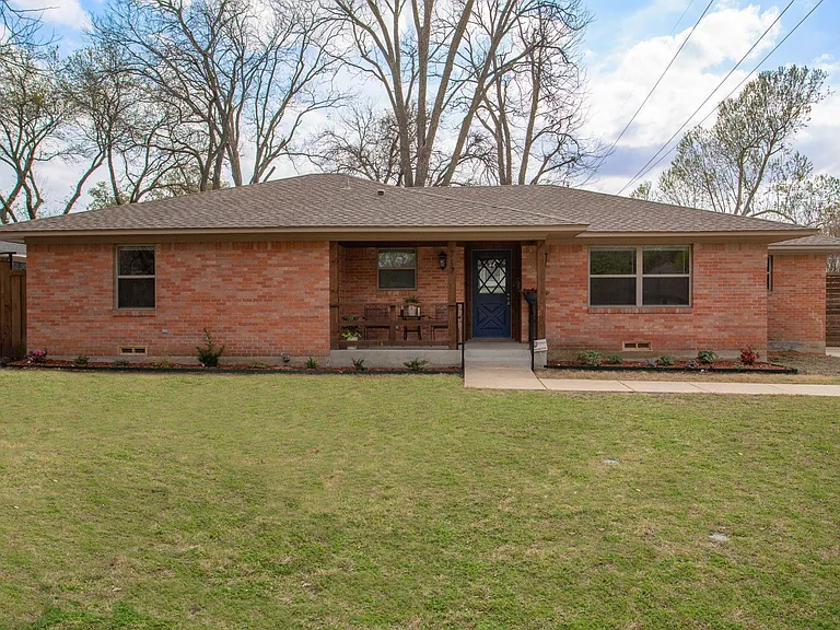 717 Greenleaf Dr — Photo 2