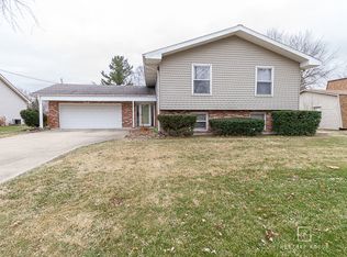 724 Cynthia Dr, Sandwich, IL 60548