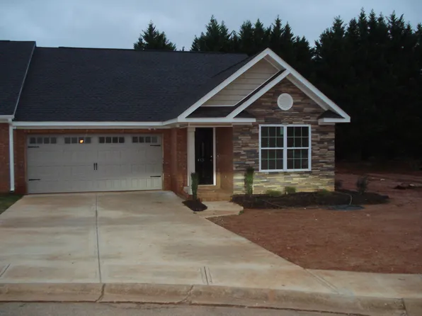 413 Amelia Springs Ln, Moore, SC 29369