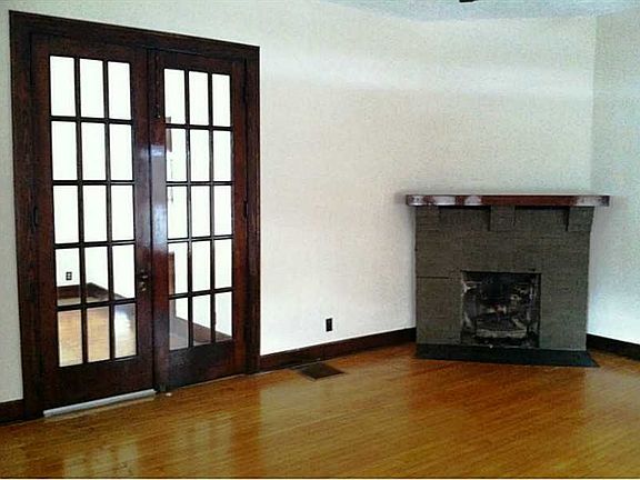 2nd image of 1206 N Parker Ave