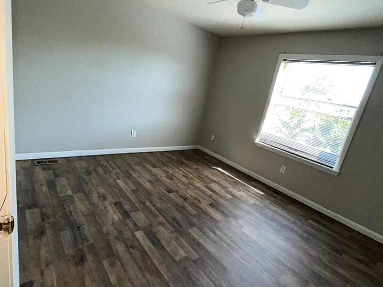 569 Delzan Pl — Photo 9