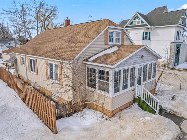 506 W Chisholm St, Alpena, MI 49707