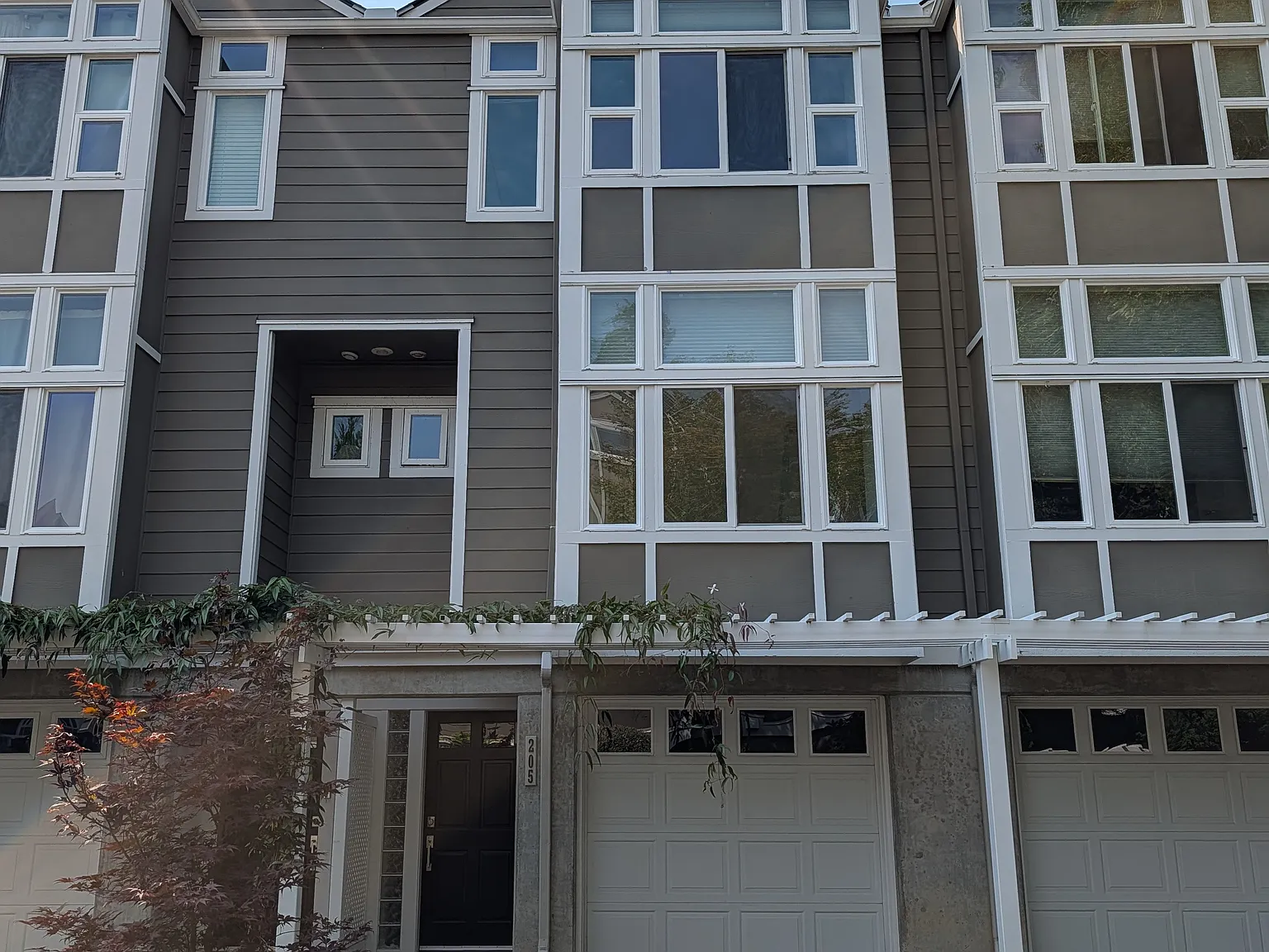 3 bed, 1327 sqft, $4,500 — Photo 2