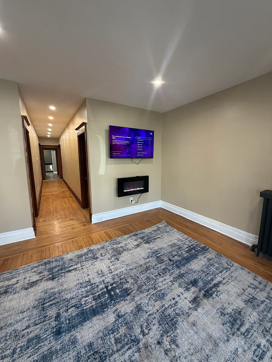 Building Photo - 424-426 Hudson Ave #1