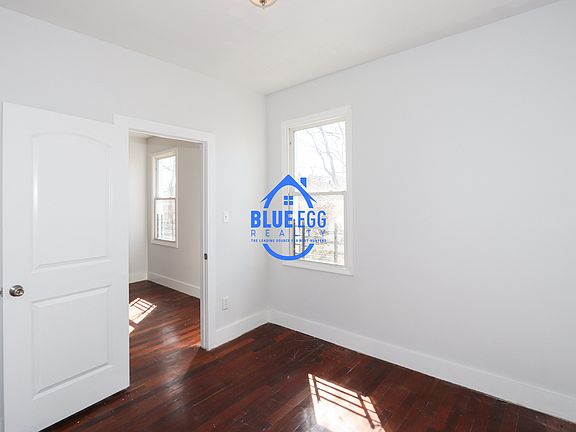 3rd image of 2832 W 19th St #3A