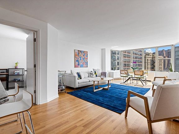 4th image of 525 W Hawthorne Pl APT 1007