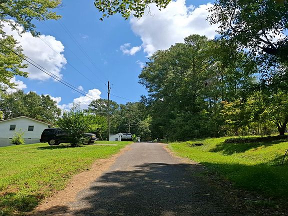 4th image of 803 Mountain Dr