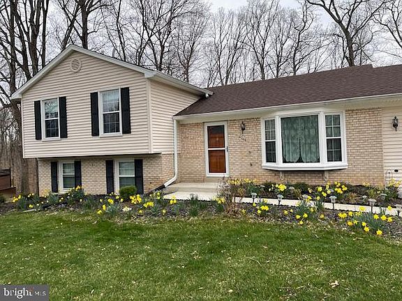 2nd image of 8306 Cushing Ct