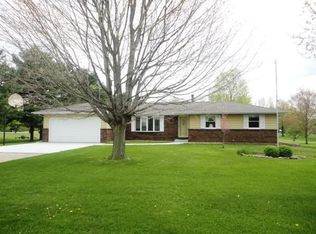 10198 N Point Rd, Tremont, IL 61568