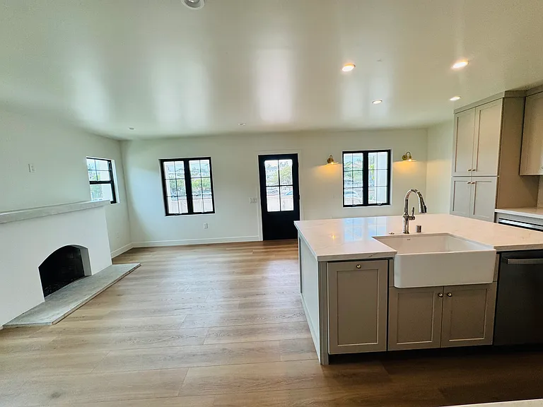 1253 N Vulcan Ave #A — Photo 5