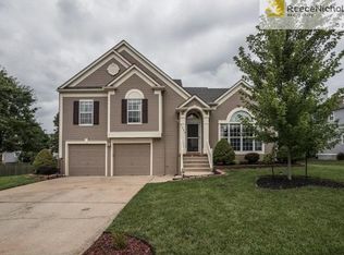2534 SE Kimbrough Ln, Lees Summit, MO 64063
