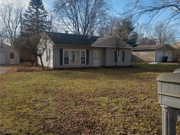 6196 Larkhall Dr, Madison, OH 44057