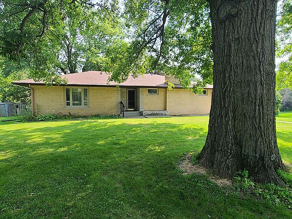 3rd image of 1002 Webster St