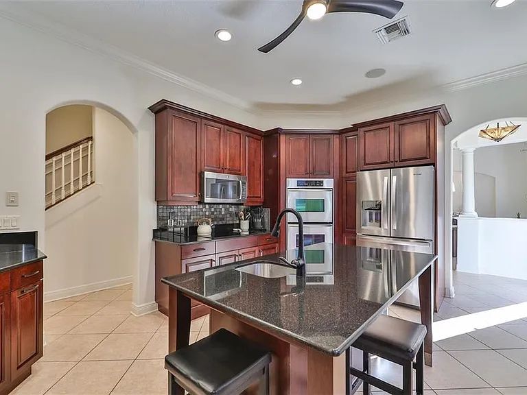 602 Saxony Blvd — Photo 11
