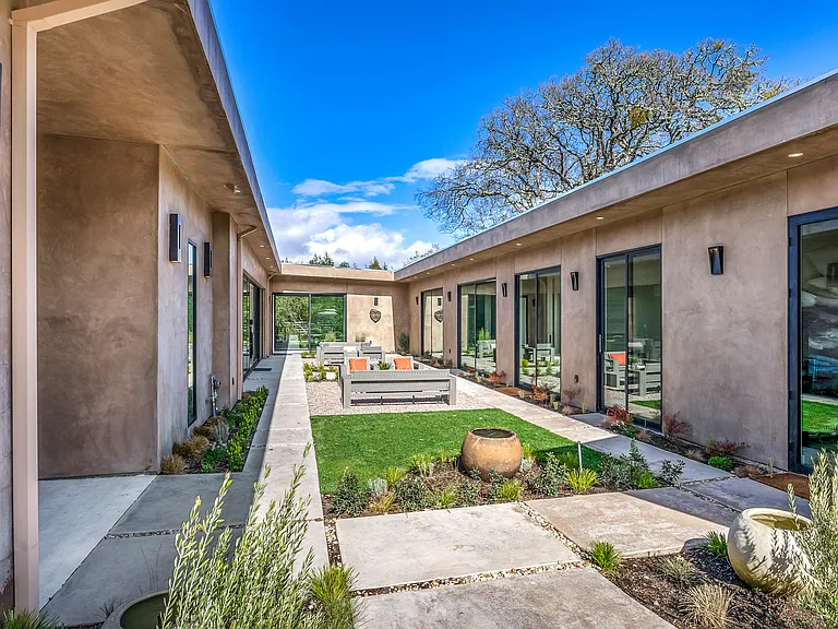 6568 Sonoma Mountain Rd — Photo 5