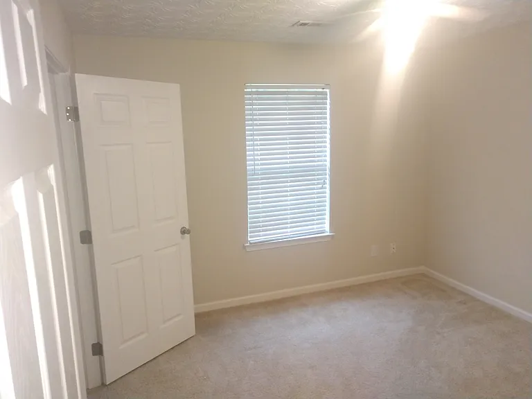 225 Apple Valley Rd — Photo 12