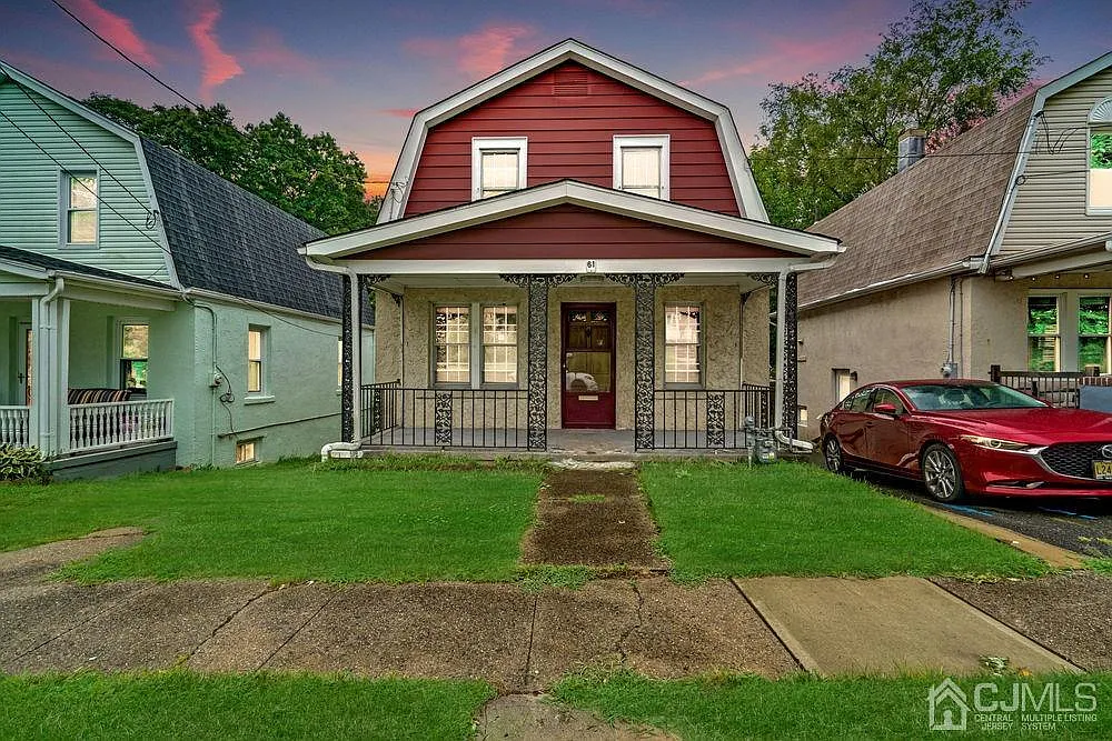 61 Evergreen Ave photo 1
