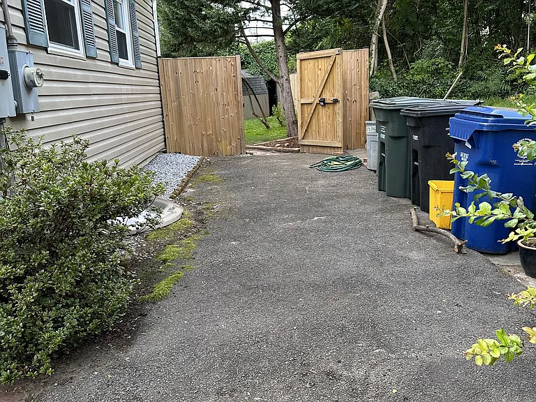 10 N Floyd St — Photo 63