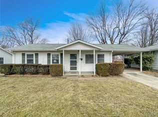 3907 Memorial Dr, Belleville, IL 62226