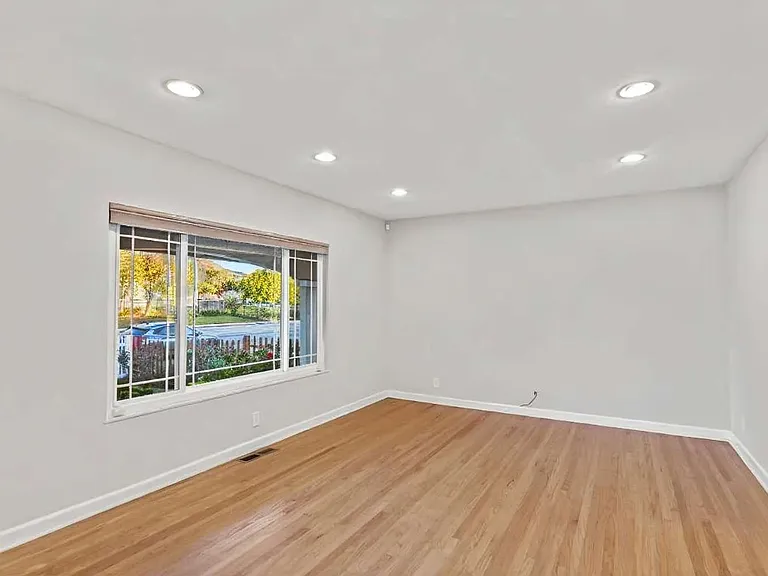 1680 Morrill Ave — Photo 2