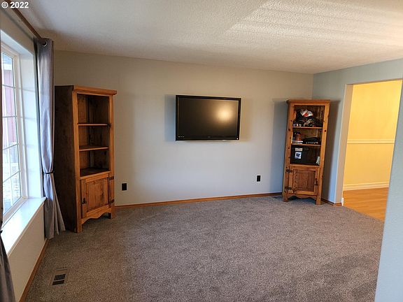 3rd image of 9408 NE 27th Ave