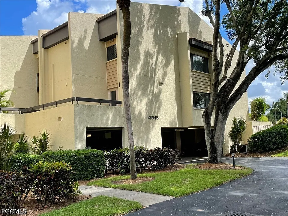 4821 S Landings Dr #205