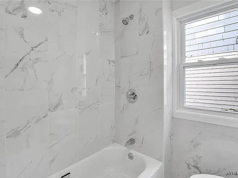 1st flr bathroom