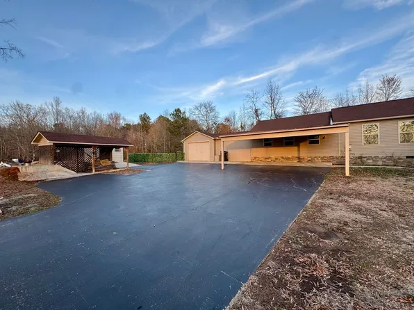 1029 Butler Rd, New Market, AL 35761