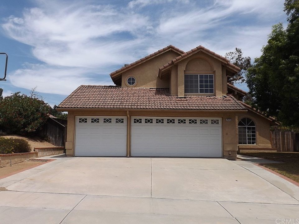 1st image of 425 Yosemite Cir