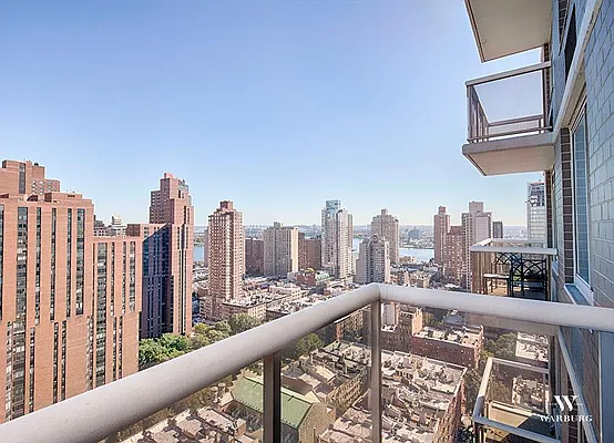 Rented by Warburg | media 17