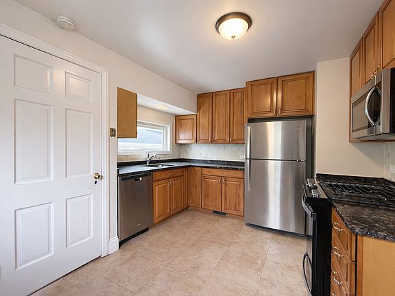 2nd image of 400 Lindley Ave