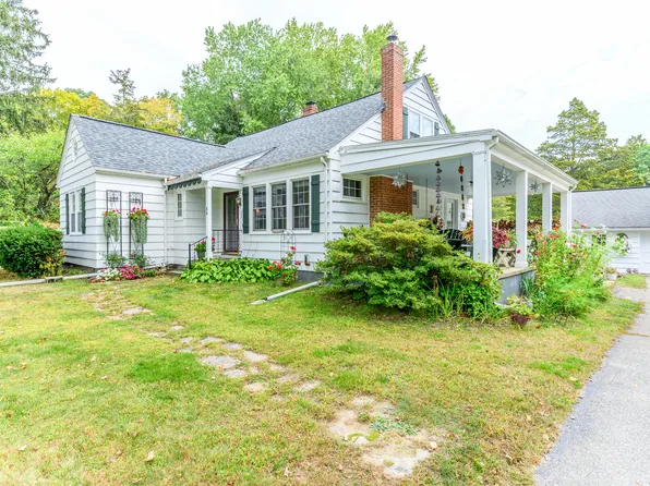 33 Bassett Hill Road, Woodstock, CT 06281