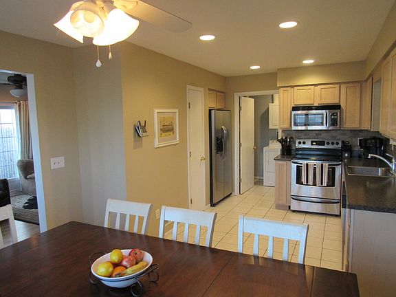 4th image of 2010 Ravenwood Dr