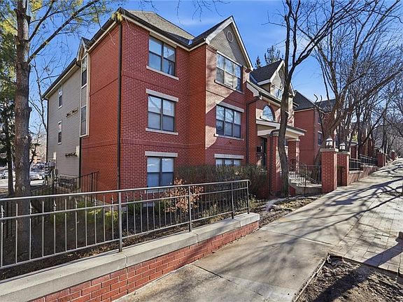 3rd image of 915 Washington St APT 204