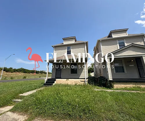527 Smith St Photo 1
