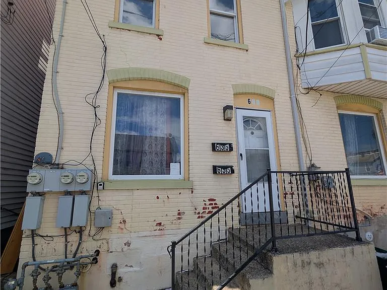 635 Linden St #2 — Photo 1