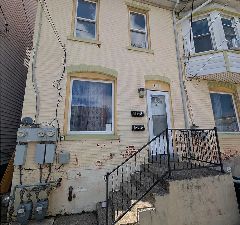 635 Linden St #2